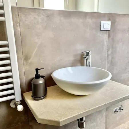5 Minuti Duomo - Luxury Con Terrazza Apartment